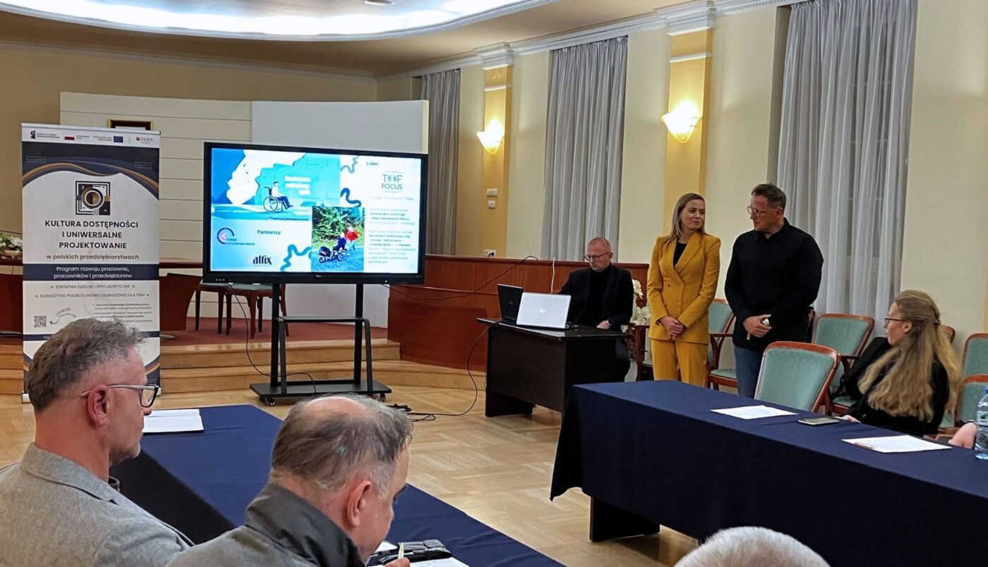 Spotkanie przedstawicieli TOP FOCUS - Tomasz Krzyżański (Właściciel) oraz Marta Karyś (Dyrektor Operacyjna) z przedsiębiorcami z woj. Świętokrzyskiego w Urzędzie Miasta Kielce, zorganizowane przez Biuro ds. Przedsiębiorczości i Centrum Obsługi Inwestora.