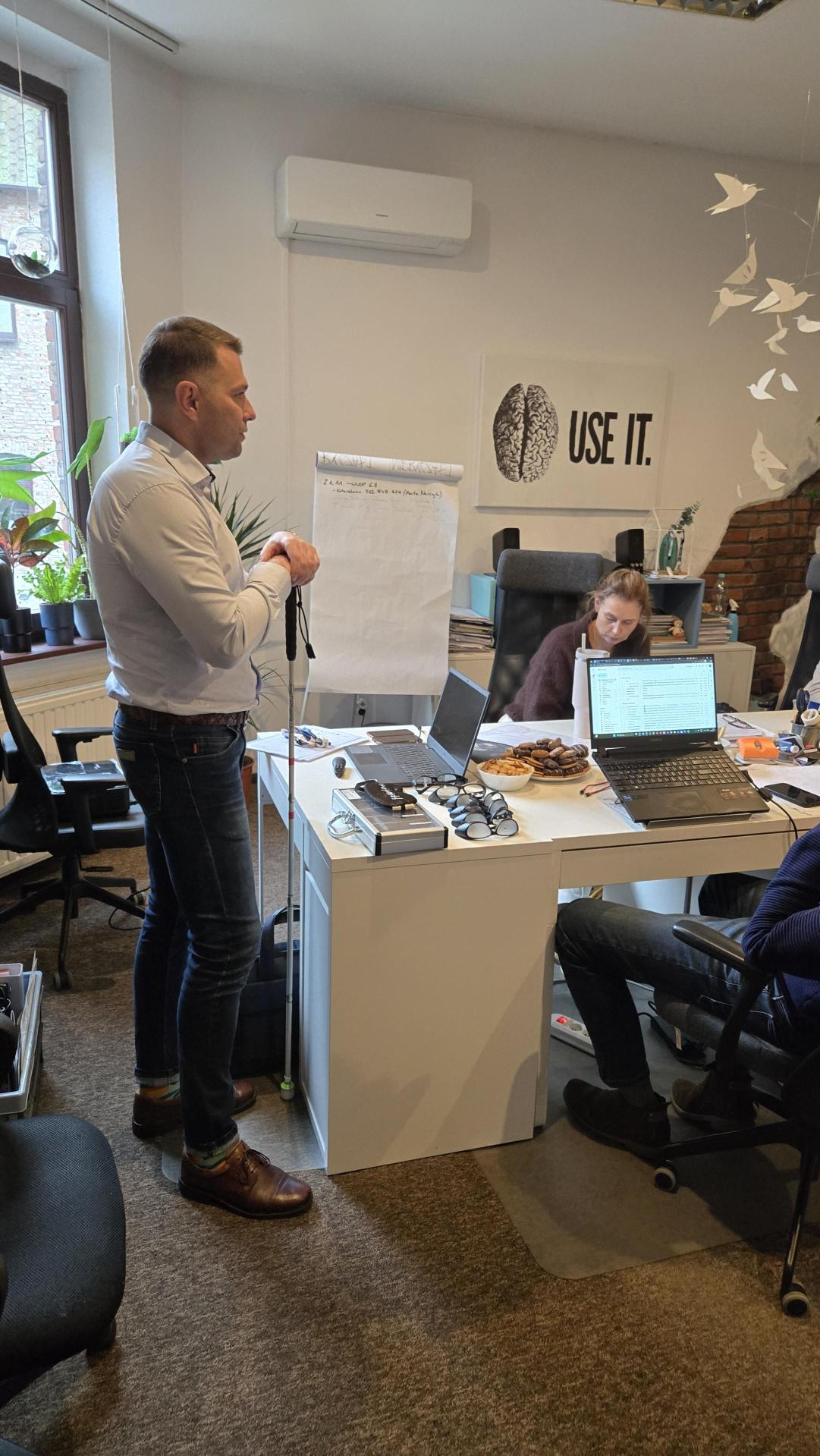 Uczestnicy projektu i trenerzy podczas doradztwa Altix sp. z o. o. Kliknij by powiększyć.